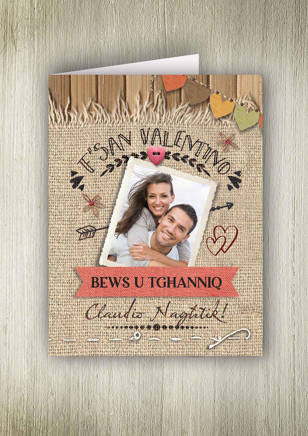 Kartolina għal San Valentino Personalizzata (Bl-isfond qisu xkora)