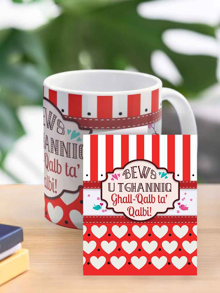 Mug għall-maħbubin bir-rigi ħomor u bojod u bil-qlub