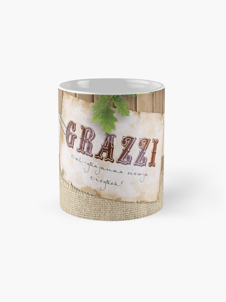Mug ta' Ringrazzjament fuq sfond tal-injam