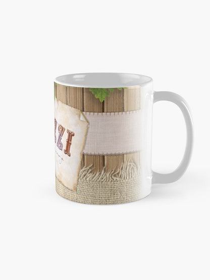 Mug ta' Ringrazzjament fuq sfond tal-injam